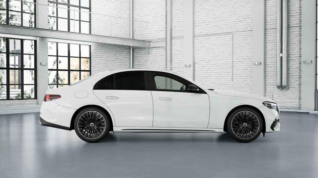 Mercedes-Benz E-KLASSE 300 e AMG Line | AMG | Panoramadak | Winter pakket | Night pakket | 20 inch |