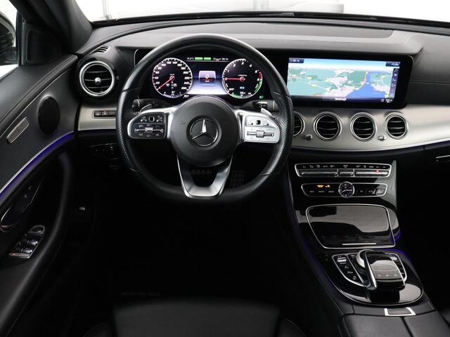 Mercedes-Benz E-KLASSE 300de AMG Line | Adaptive cruise | Nappaleder | 360 Camera | Carplay | Stoelverwarming | Sfeerverlichting | Widescreen | Navigatie | Full LED