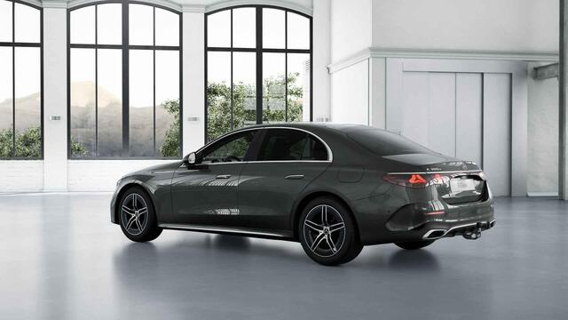 Mercedes-Benz E-KLASSE 300 e AMG Line | Panoramadak | Trekhaak | Winter pakket | Burmester |