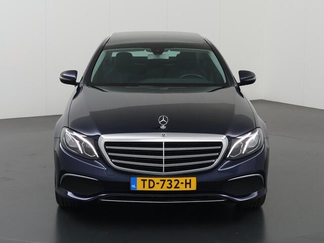 Mercedes-Benz E-KLASSE 220 d | Panoramadak | Sfeerverlichting | Thermatic | navigatie | Cruise Control | Sfeerverlichting |