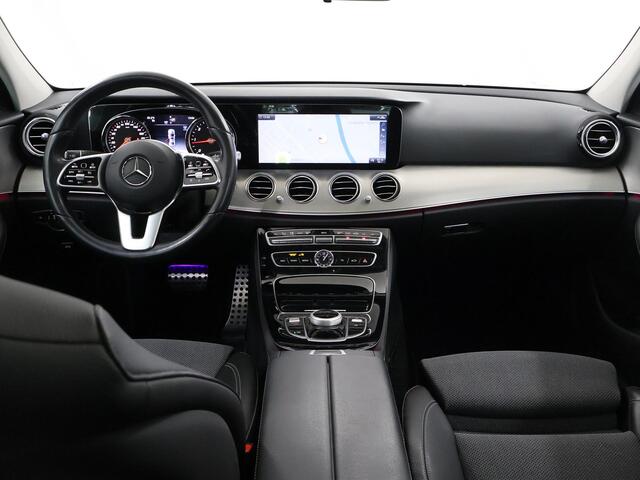 Mercedes-Benz E-KLASSE 220 d | Panoramadak | Sfeerverlichting | Thermatic | navigatie | Cruise Control | Sfeerverlichting |