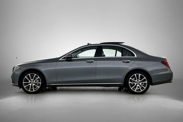 Mercedes-Benz E-KLASSE 300e Premium Plus Panoramadak, Trekhaak, Virtual, Leder