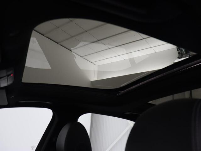 Mercedes-Benz E-KLASSE 200 AMG Line | 95.600km NAP | Panoramadak | Stoelverwarming | Sfeerverlichting | Camera | Navigatie | 19'' | Leder/Alcantara | Full LED | Park Assist | Sportstoelen