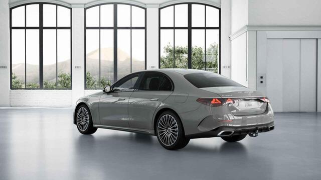 Mercedes-Benz E-KLASSE 300e Sport Edition | Premium-pakket | Trekhaak | Nightpakket | Burmester | Dodehoekassistent | 360° camera |