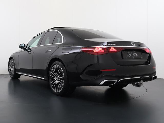 Mercedes-Benz E-KLASSE 300 e Sport Edition | Superscreen | Burmester 4D Surround Sound | Memorystoelen | Panorama - Schuifdak | Trekhaak Wegklapbaar | Distronic Cruise Control