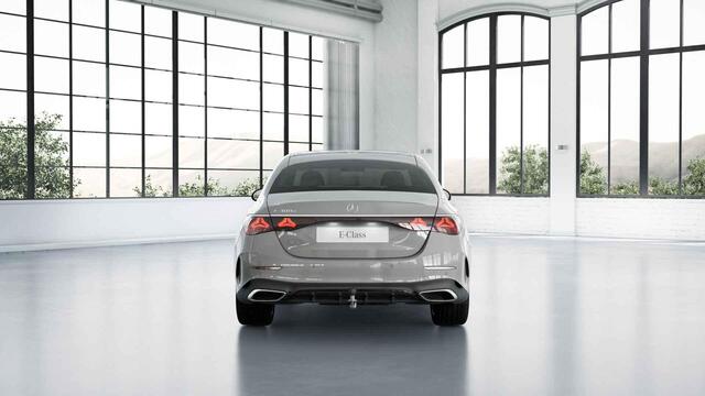 Mercedes-Benz E-KLASSE 300e Sport Edition | Panoramaschuifdak | 360° camera | Head-Up | Burmester | Nightpakket | Trekhaak |