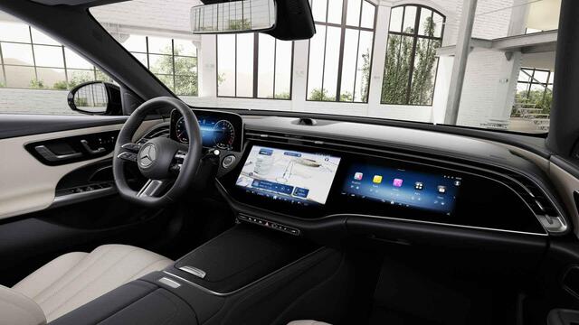 Mercedes-Benz E-KLASSE 300 e Sport Edition | Night | Panoramadak | Superscreen | Trekhaak | Softclose | Burmester | Winter pakket | Stoelventilatie |