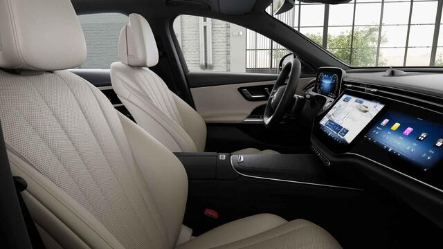 Mercedes-Benz E-KLASSE 300 e Sport Edition | Night | Panoramadak | Superscreen | Trekhaak | Softclose | Burmester | Winter pakket | Stoelventilatie |