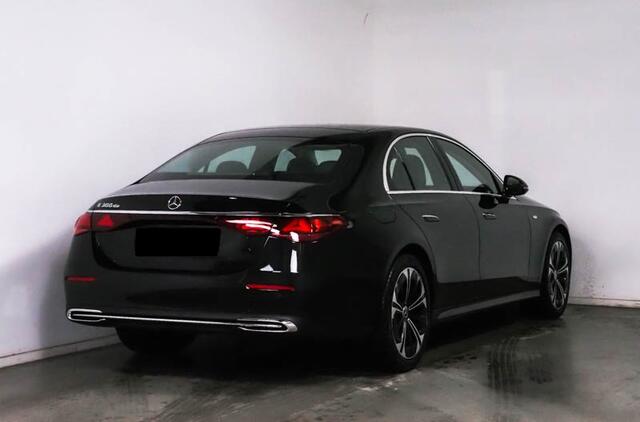 Mercedes-Benz E-KLASSE 300 de Avantgarde Plug-In Diesel Distronic LED Camera Stoelverwarming 19 Inch