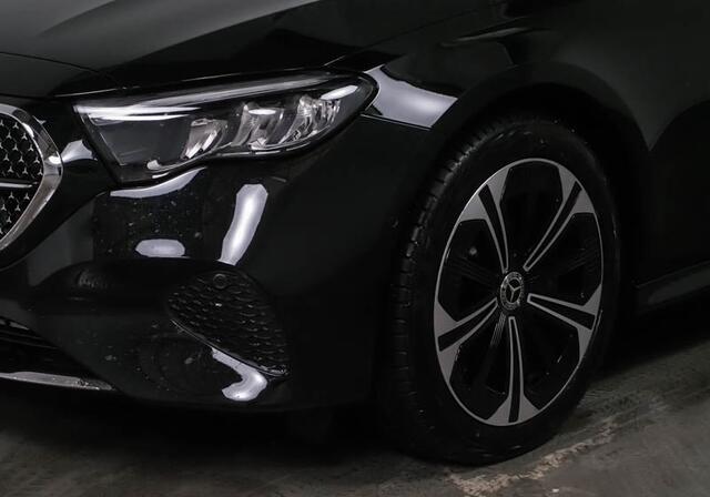 Mercedes-Benz E-KLASSE 300 de Avantgarde Plug-In Diesel Distronic LED Camera Stoelverwarming 19 Inch