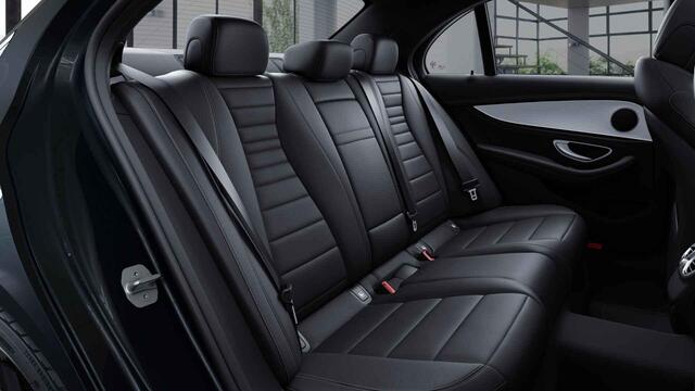 Mercedes-Benz E-KLASSE 200 d AMG Line | Night | Panoramadak | Sfeerverlichting | Stoelverwarming | 360 camera |