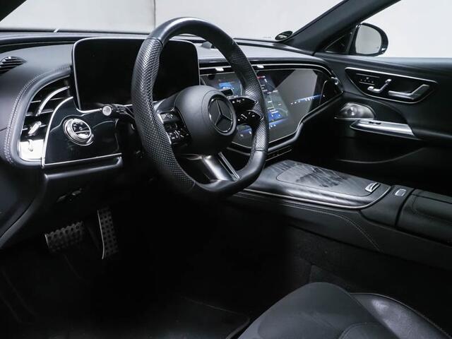 Mercedes-Benz E-KLASSE 300 e AMG Plug-In Hybride AMG Line | Night Pakket | Panorama Schif-Kanteldak | MBUX Superscreen | Burmester® | 20 Inch AMG Velgen. Inclusief 24 maanden MB Certified garantie voor Europa.