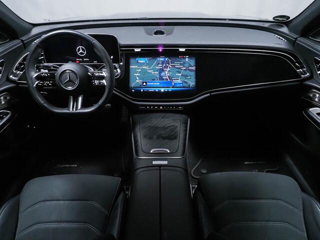 Mercedes-Benz E-KLASSE 300 e AMG Plug-In Hybride AMG Line | Night Pakket | Panorama Schif-Kanteldak | MBUX Superscreen | Burmester® | 20 Inch AMG Velgen. Inclusief 24 maanden MB Certified garantie voor Europa.