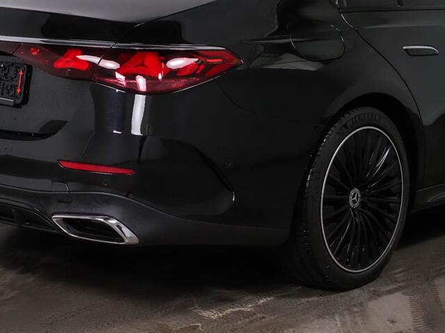 Mercedes-Benz E-KLASSE 300 e AMG Plug-In Hybride AMG Line | Night Pakket | Panorama Schif-Kanteldak | MBUX Superscreen | Burmester® | 20 Inch AMG Velgen. Inclusief 24 maanden MB Certified garantie voor Europa.