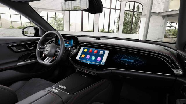 Mercedes-Benz E-KLASSE AMG 53 4MATIC+ | Premium plus | Superscreen | Night pakket | Achterasbesturing | Head up display |