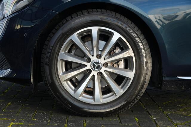 Mercedes-Benz E-KLASSE 200 Business Solution 184pk Stoelverwarming/Navigatie/360Camera