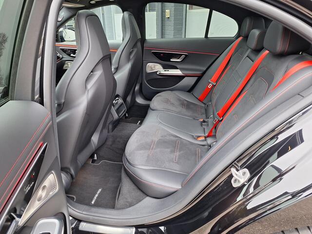Mercedes-Benz E-KLASSE AMG 53 HYBRID 4MATIC+ | Panoramadak | Burmester | Night pakket | 360° Camera | Memory pakket | Superscreen | DISTRONIC | Achterasbesturing | Sfeerverlichting | DIGITAL LIGHT | Keyless-GO | Elektrische achterklep