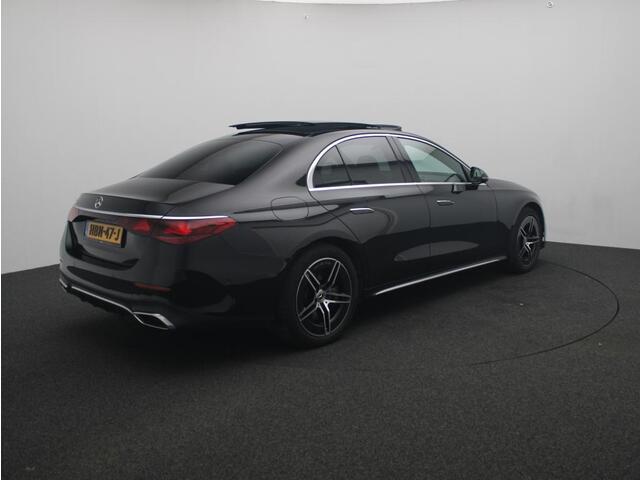 Mercedes-Benz E-KLASSE 300 e AMG Plug-In Hybride AMG Line | Panorama Schuif-Kanteldak | Widescreen Dashboard | Burmester® 4D surround sound system | Digil Licht. Inclusief 24 maanden MB Certified garantie voor Europa.