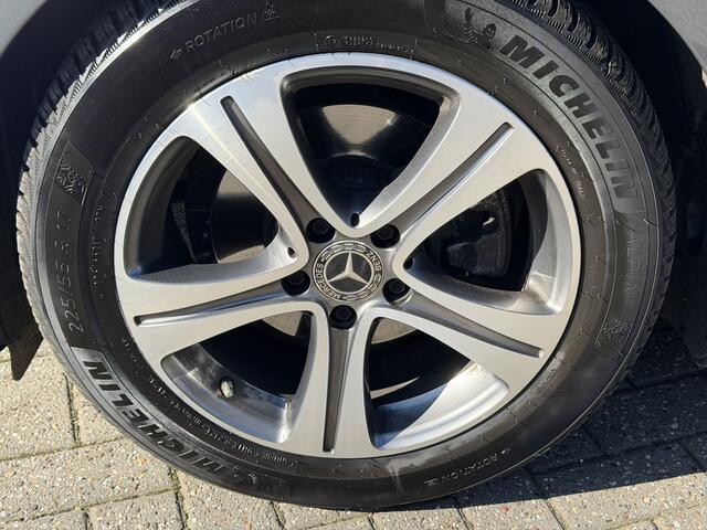 Mercedes-Benz E-KLASSE 200 Avantgarde Trekhaak | Camera | Stoelverw. |