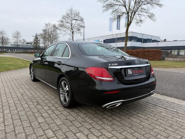 Mercedes-Benz E-KLASSE 200 Premium 9G Ambient Led
