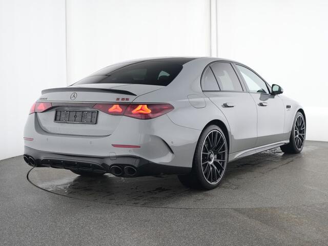 Mercedes-Benz E-KLASSE Mercedes-AMG 53 4MATIC+ Panorama Schuif-Kanteldak | MBUX Superscreen | Burmester® | AMG Real Performance Sound | Night 1 en 2 | 21 Inch AMG Velgen. Inclusief 24 maanden Mercedes-Benz Certified garantie voor Europa.
