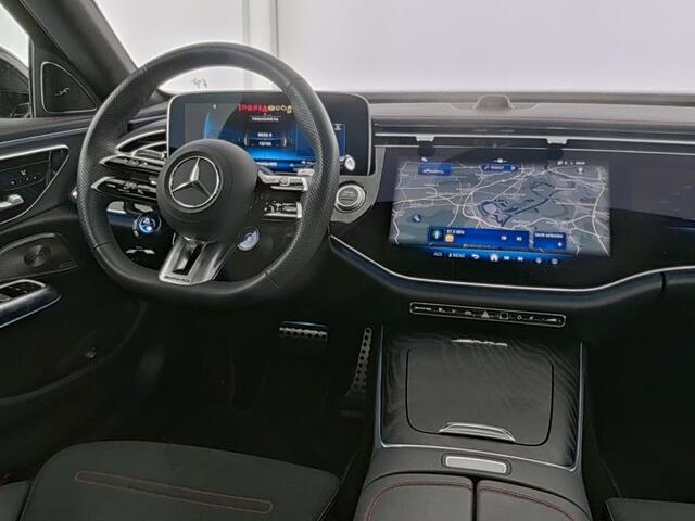 Mercedes-Benz E-KLASSE Mercedes-AMG 53 4MATIC+ Panorama Schuif-Kanteldak | MBUX Superscreen | Burmester® | AMG Real Performance Sound | Night 1 en 2 | 21 Inch AMG Velgen. Inclusief 24 maanden Mercedes-Benz Certified garantie voor Europa.