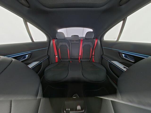 Mercedes-Benz E-KLASSE Mercedes-AMG 53 4MATIC+ Hybride Night Pakket | Panorama Schuif-Kanteldak | Distronic | MBUX Superscreen | Trekhaak | Burmester® | Head-up-Display. Inclusief 24 maanden MB Certified garantie voor Europa.