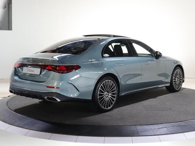 Mercedes-Benz E-KLASSE 300e Sport Edition | Panoramaschuifdak | Premium Pakket | 360° camera | Dodehoekassistent | Burmester | Nightpakket |