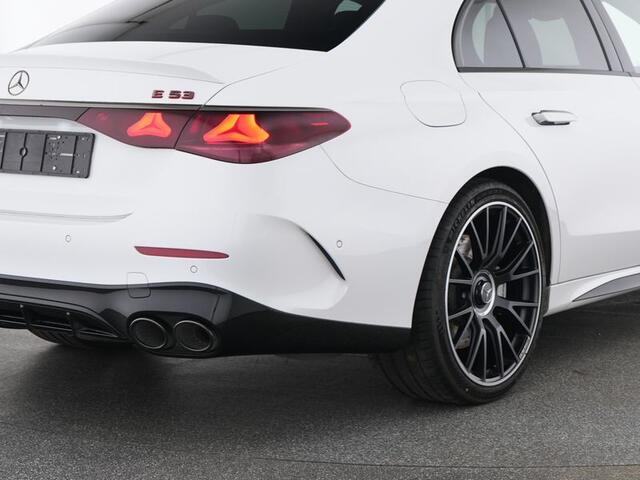 Mercedes-Benz E-KLASSE Mercedes-AMG 53 4MATIC+ Hybride Night Pakket | Panorama Schuif-Kanteldak | Distronic | MBUX Superscreen | Trekhaak | Burmester® | Head-up-Display. Inclusief 24 maanden MB Certified garantie voor Europa.