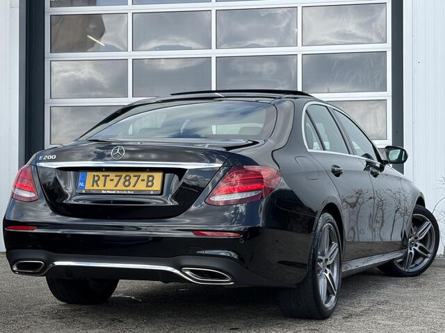 Mercedes-Benz E-KLASSE 200 Business Solution AMG 184pk | Volledig digitaal instrumentenpaneel | Achteruitrijcamera | LED koplampen | Elektrisch glazen panorama-dak | Navigatiesysteem full map | Sfeerverlichting | Dealer onderhouden!