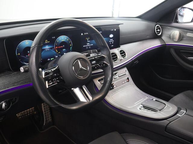 Mercedes-Benz E-KLASSE 300 e AMG Line | Panoramadak | Burmester | Trekhaak | Widescreen | Sfeerverlichting | Stoelverwarming |