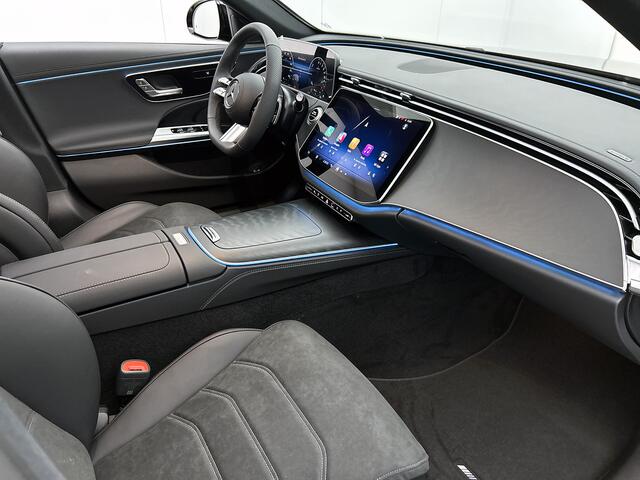 Mercedes-Benz E-KLASSE 300 e Business Solution AMG | Comfortpakket Plus | Parkeerpakket met 360°-camera | Nightpakket | Winterpakket | Trekhaak | GUARD 360° | Panoramaschuifdak | Warmtewerend, donkergetint glas | Middenconsole in zwart essenhout | 19-inch vijfspaaks AMG velgen 
