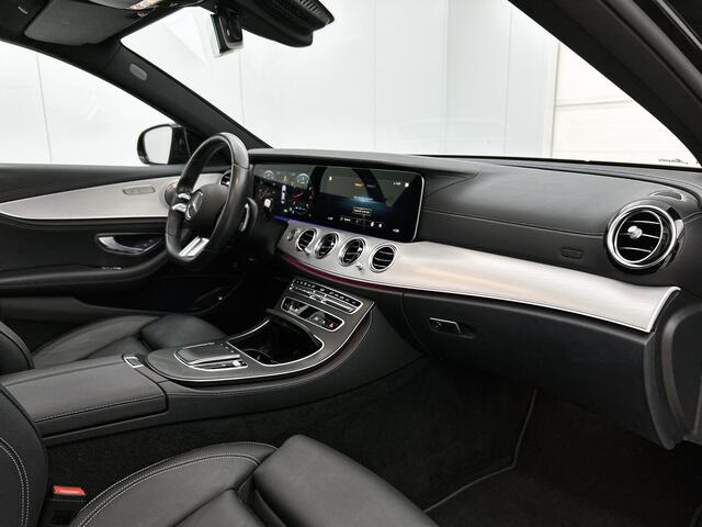 Mercedes-Benz E-KLASSE 200 AMG Nightpakket | Panoramadak | Trekhaak | CarPlay | Sfeerverlichting | Dode Hoek Ass | 360° Camera | Inclusief 24 maanden Mercedes-Benz Certified garantie voor Europa.