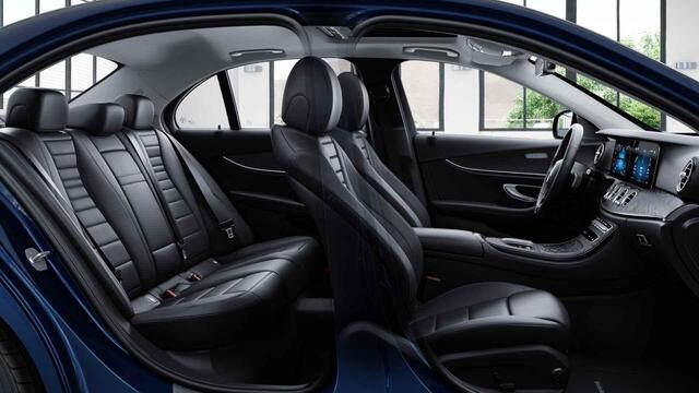 Mercedes-Benz E-KLASSE 300 e Exclusive Line | Trekhaak | Panoramadak | Widescreen | Stoelverwarming | AMG exterieur |