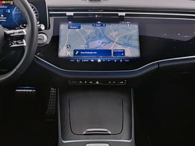 Mercedes-Benz E-estate 300 e AMG Plug-In Hybride AMG Line Advanced | Rijassistentiepakket plus | MBUX Superscreen | Trekhaak | Night Pakket Inclusief 24 maanden MB Certified garantie voor Europa.