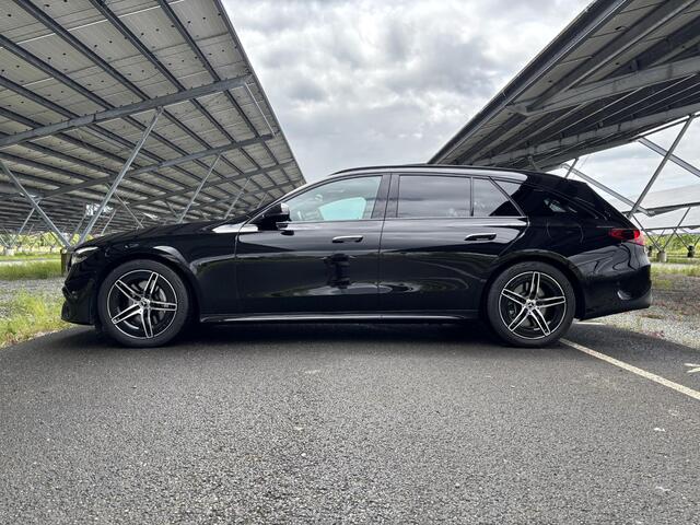 Mercedes-Benz E-estate 300e AMG Line | Night | Panoramadak | Superscreen | Trekhaak | Burmester | Rij assistentiepakket |