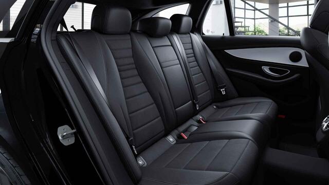 Mercedes-Benz E-estate 300 de AMG Line | Trekhaak | Stoelverwarming | Sfeerverlichting | Widescreen | Achteruitrijcamera |