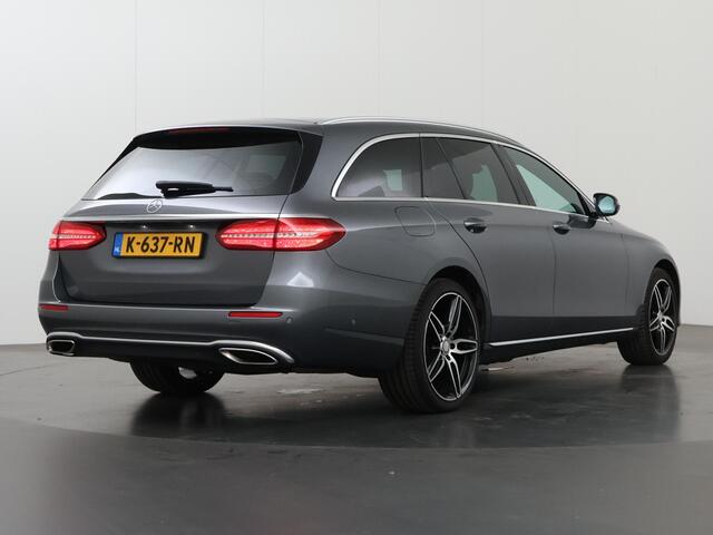 Mercedes-Benz E-estate 200 Premium | Panoramadak | Trekhaak | Stoelverwarming | Getint glas | AMG velgen |