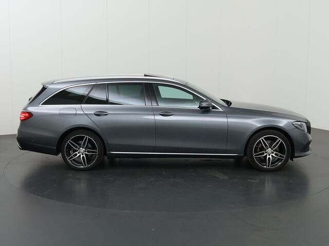 Mercedes-Benz E-estate 200 Premium | Panoramadak | Trekhaak | Stoelverwarming | Getint glas | AMG velgen |