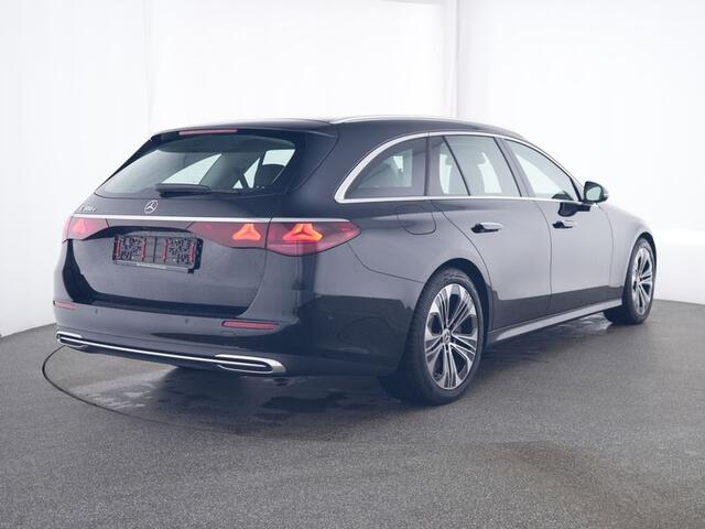 Mercedes-Benz E-estate 300 e Plug-In Hybride Distronic | Stoele ne Stuurverwarming | Ledkoplampen | Achteruitrijcamera | Apple CarPlay. Inclusief 24 maanden MB Certified garantie voor Europa.