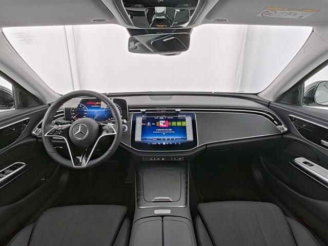 Mercedes-Benz E-estate 300 e Plug-In Hybride Distronic | Stoele ne Stuurverwarming | Ledkoplampen | Achteruitrijcamera | Apple CarPlay. Inclusief 24 maanden MB Certified garantie voor Europa.
