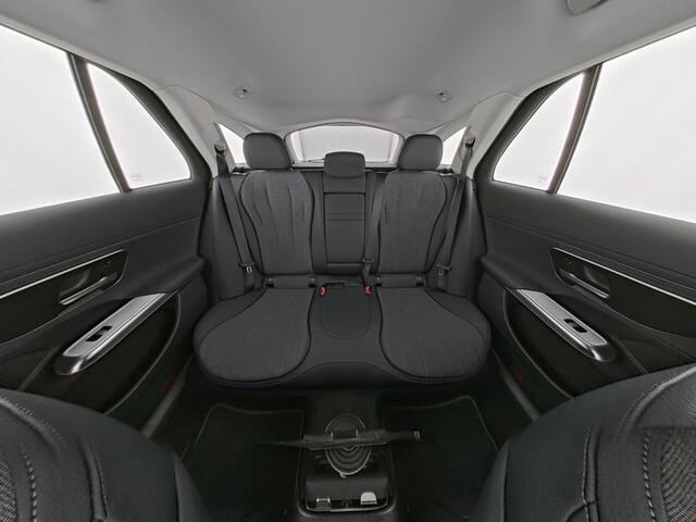 Mercedes-Benz E-estate 300 e Plug-In Hybride Distronic | Stoele ne Stuurverwarming | Ledkoplampen | Achteruitrijcamera | Apple CarPlay. Inclusief 24 maanden MB Certified garantie voor Europa.