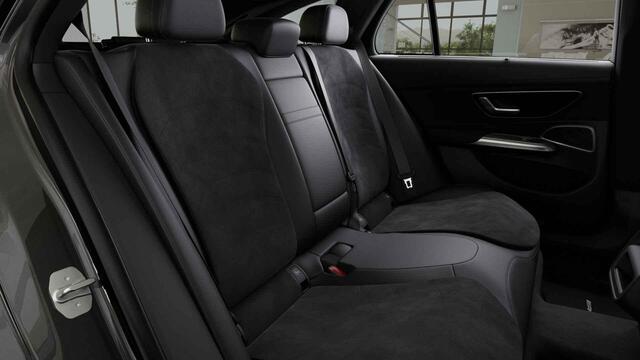 Mercedes-Benz E-estate 300 e AMG Line | Night | Panoramadak | Trekhaak | Superscreen | Burmester | Winter pakket |