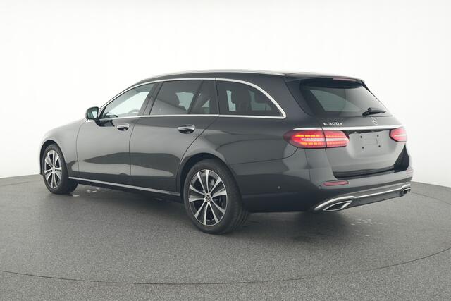 Mercedes-Benz E-estate 300 e Plug-In Hybride Premium pakket | Panorama Schuif-Kanteldak | 360° camera | Burmester® Surround-Soundsystem | Lederen Bekleding Inclusief 24 maanden MB Certified garantie voor Europa.