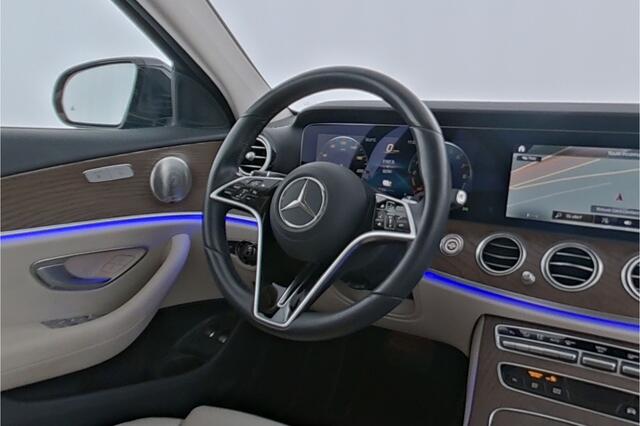 Mercedes-Benz E-estate 300 e Plug-In Hybride Premium pakket | Panorama Schuif-Kanteldak | 360° camera | Burmester® Surround-Soundsystem | Lederen Bekleding Inclusief 24 maanden MB Certified garantie voor Europa.