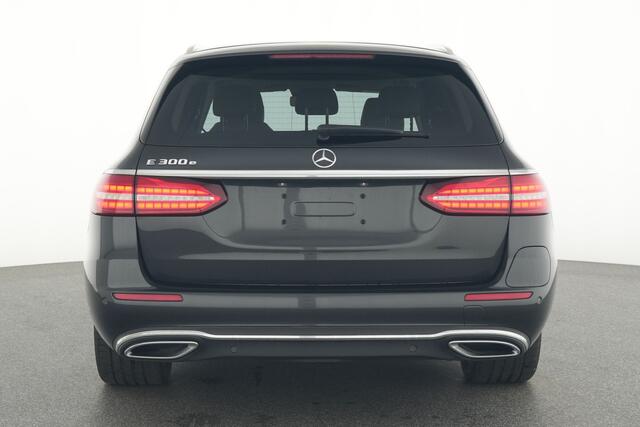 Mercedes-Benz E-estate 300 e Plug-In Hybride Premium pakket | Panorama Schuif-Kanteldak | 360° camera | Burmester® Surround-Soundsystem | Lederen Bekleding Inclusief 24 maanden MB Certified garantie voor Europa.