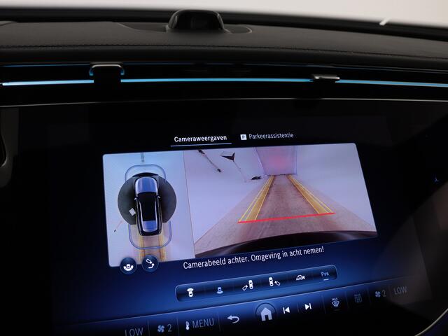 Mercedes-Benz E-estate 300e AMG-line Premium Plus | Trekhaak| Night pakket | Panorama schuif/kanteldak | Adapt.Cruise | Alarm scm3 | HUB | Burmester® Surround | leder pakket | Park pilot icm 360°-camera | Memory seats pack | Keyless Go | nw prijs ¤ 99.381,-