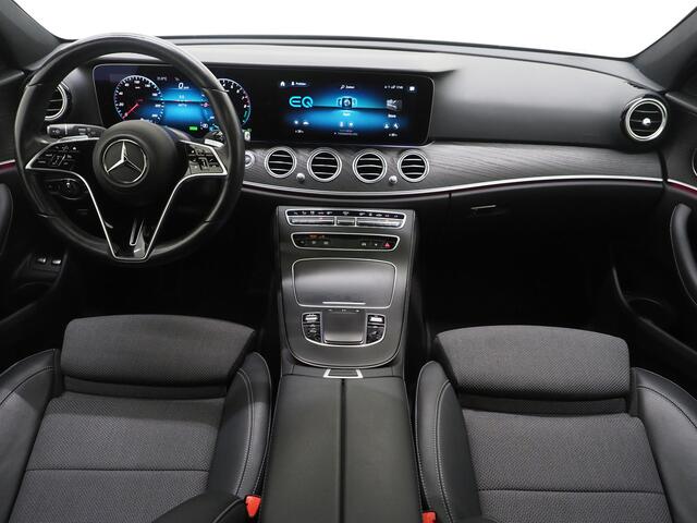 Mercedes-Benz E-estate 300 e AMG Line | Panoramadak | Trekhaak | 360 | Adaptive Cruise | Sfeerverlichting | Carplay
