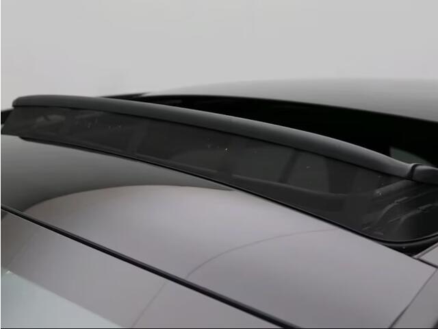 Mercedes-Benz E-estate 300 e Sport Edition AMG Line | Panorama Schuif-Kanteldak | Distronic | Memory Voor Stoelen | Burmester® | Alarm | Lederen Bekleding. Inclusief 24 maanden MB Certified garantie voor Europa.