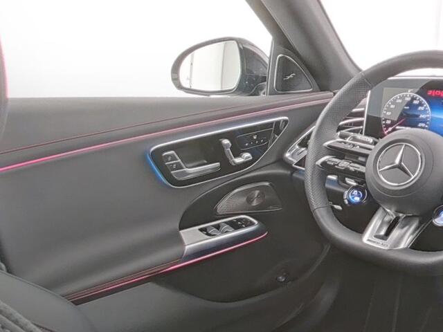 Mercedes-Benz E-estate Mercedes-AMG 53 4MATIC+ AMG DYNAMIC PLUS Paket | MBUX Superscreen | Burmester® | Head-up-Display | Trekhaak | Night Pakket 1+2. Inclusief 24 maanden MB Certified garantie voor Europa.